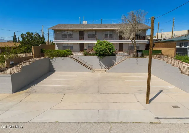 Photo 3 of Sale Pending at 1205 Wright St, El Paso, TX 79902 | MLS# 950062 | Listing updated on 2026-09-18