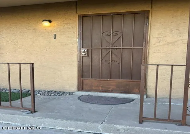 Photo 4 of Sale Pending at 1205 Wright St, El Paso, TX 79902 | MLS# 950062 | Listing updated on 2026-09-18