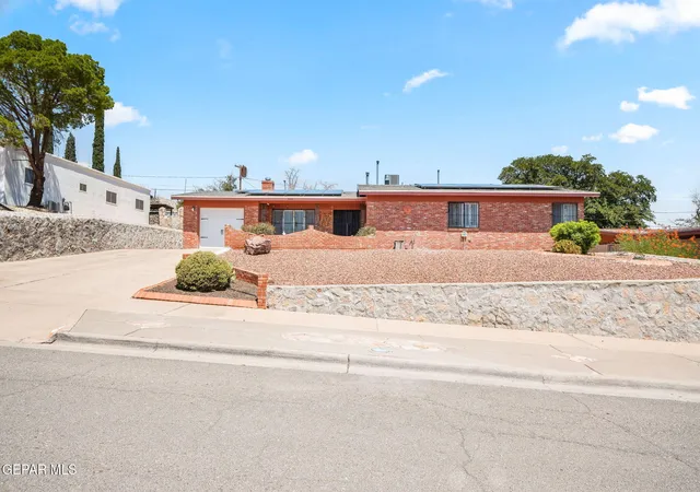 Photo 1 of Sale Pending at 3405 Moonlight Ave, El Paso, TX 79904 | MLS# 950100 | Listing updated on 2026-09-10
