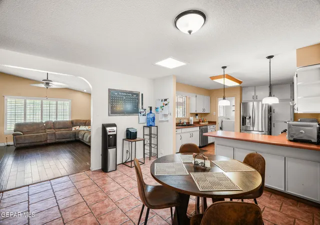 Photo 3 of Sale Pending at 3405 Moonlight Ave, El Paso, TX 79904 | MLS# 950100 | Listing updated on 2026-09-10