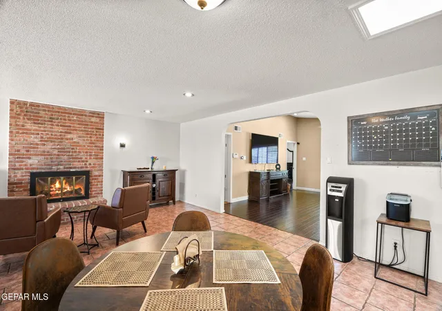Photo 3 of Sale Pending at 3405 Moonlight Ave, El Paso, TX 79904 | MLS# 950100 | Listing updated on 2026-09-10