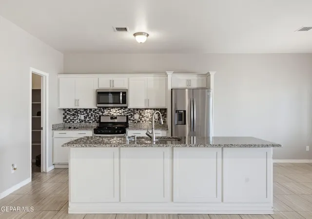 Photo 3 of Single family home for sale at 6213 Brazos River Dr, El Paso, TX 79932 | MLS# 950248 | Listing updated on 2026-09-20