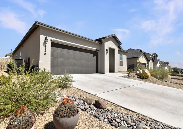Photo 4 of Single family home for sale at 2240 Small Mountain Pl, El Paso, TX 79911 | MLS# 950249 | Listing updated on 2026-08-31