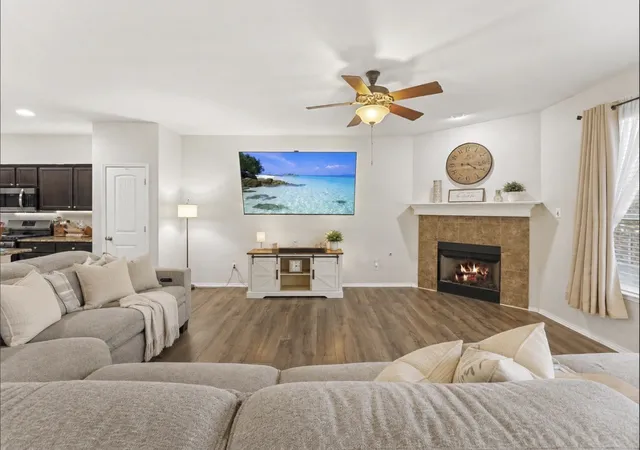 3rd image of 3801 Surf St, Denton, TX 76208 | MLS# 21192996