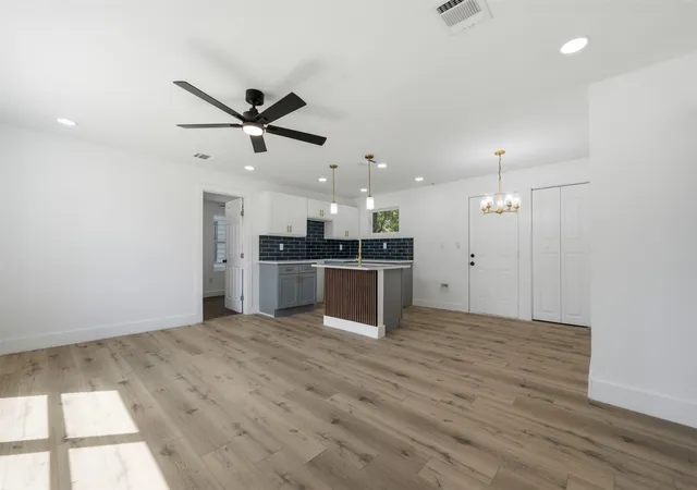 2nd image of 905 E Shaw St, Fort Worth, TX 76110 | MLS# 21354653