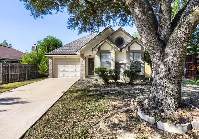1st image of 10217 Leatherwood Dr, Fort Worth, TX 76108 | MLS# 21358379