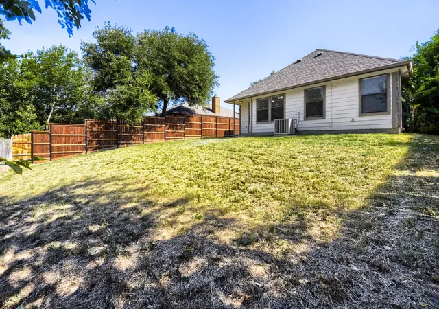 28th image of 10217 Leatherwood Dr, Fort Worth, TX 76108 | MLS# 21358379