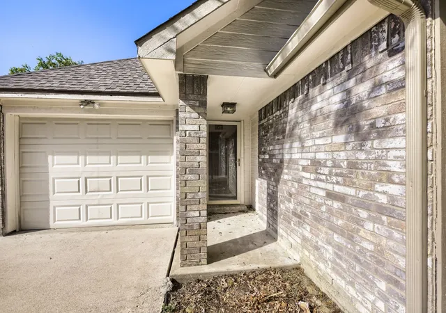 3rd image of 10217 Leatherwood Dr, Fort Worth, TX 76108 | MLS# 21358379