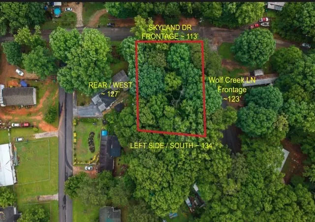Photo 2 of Sale Pending at 136 Wolf Crk Ln, Locust Grove, GA 30248 | MLS# 7790873 | Listing updated on 2026-09-16