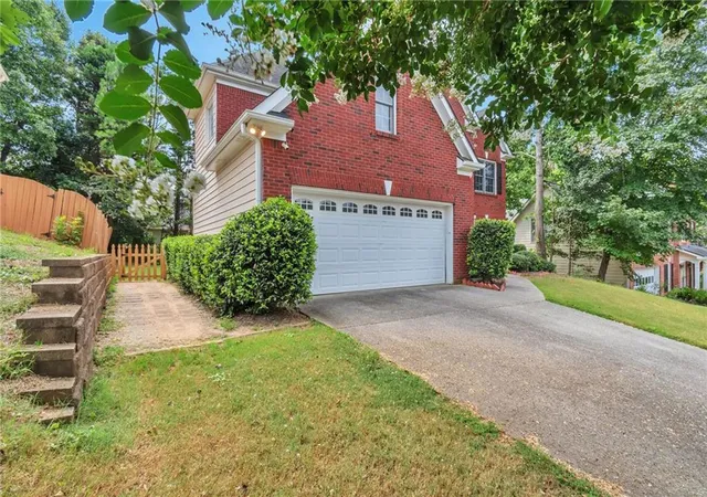 Photo 3 of Sale Pending at 1444 Oglethorpe Dr, Suwanee, GA 30024 | MLS# 7817956 | Listing updated on 2026-09-19