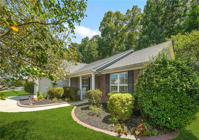 Photo 2 of Sale Pending at 3319 Mcever Park Cir, Acworth, GA 30101 | MLS# 7826715 | Listing updated on 2026-10-29