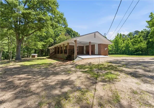 Photo 2 of Single family home for sale at 3282 Old Snapping Shoals Rd, Mcdonough, GA 30252 | MLS# 7824507 | Listing updated on 2026-08-26