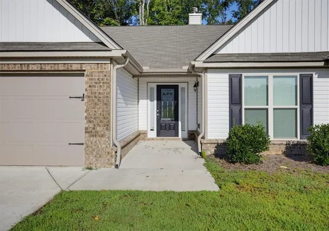 Photo 3 of Single family home for sale at 2320 Spring Brook Dr, Monroe, GA 30655 | MLS# 7824869 | Listing updated on 2026-09-14