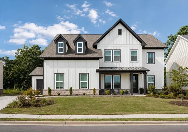 Photo 1 of Sale Pending at 2979 Longbush Ln, Duluth, GA 30097 | MLS# 7828000 | Listing updated on 2026-10-30