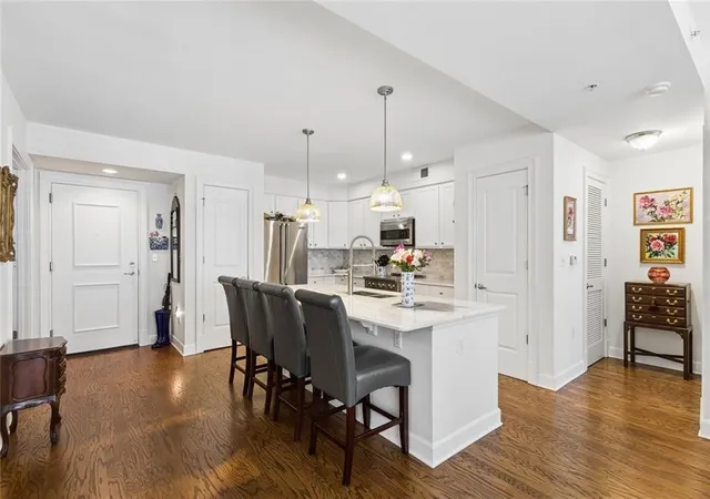 Photo 3 of Condo for sale at 200 River Vista Dr #633, Atlanta, GA 30339 | MLS# 7827384 | Listing updated on 2026-08-27