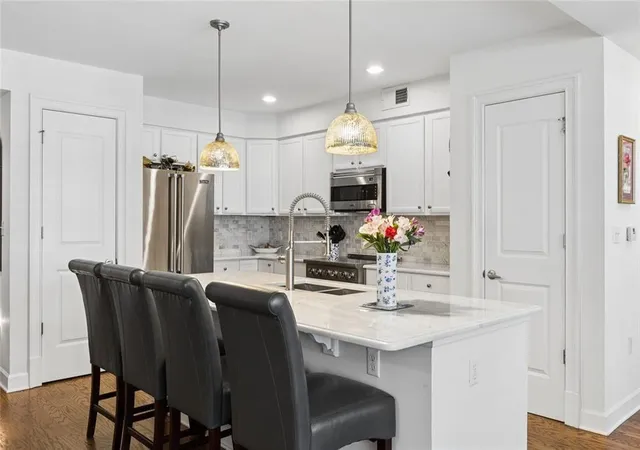Photo 4 of Condo for sale at 200 River Vista Dr #633, Atlanta, GA 30339 | MLS# 7827384 | Listing updated on 2026-08-27