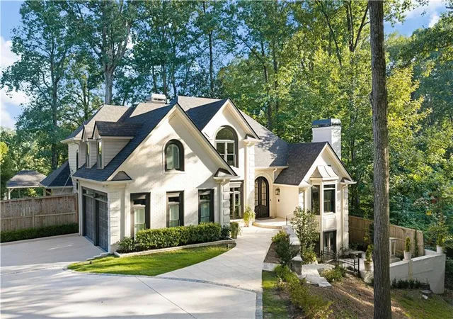 Photo 4 of Single family home for sale at 1466 Peachtree Battle Ave Nw, Atlanta, GA 30327 | MLS# 7826525 | Listing updated on 2026-08-25