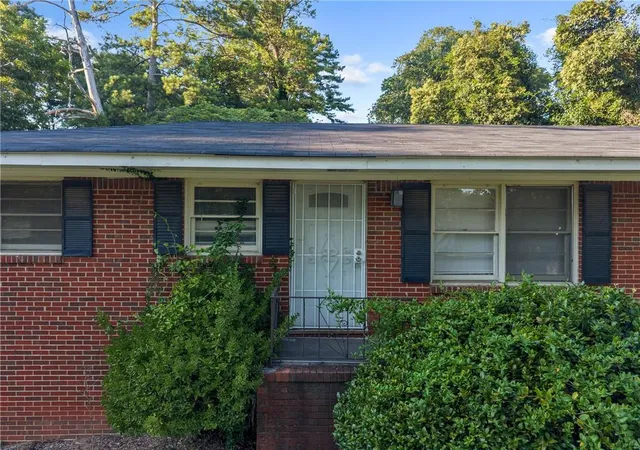 Photo 3 of Single family home for sale at 506 Pineridge Dr, Forest Park, GA 30297 | MLS# 7827915 | Listing updated on 2026-10-03