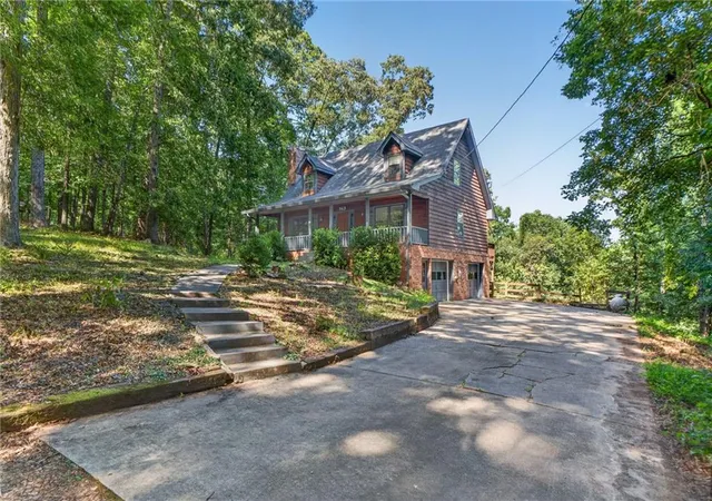 Photo 2 of Single family home for sale at 963 Crumbley Rd, Mcdonough, GA 30252 | MLS# 7827559 | Listing updated on 2026-08-28