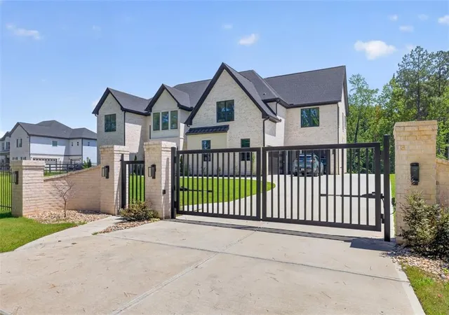 Photo 3 of Single family home for sale at 1255 Em Croy Rd, Buford, GA 30518 | MLS# 7825641 | Listing updated on 2026-09-20