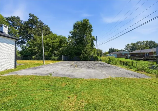 Photo 3 of Single family home for sale at 385 Cross St, Rossville, GA 30741 | MLS# 7826143 | Listing updated on 2026-08-27