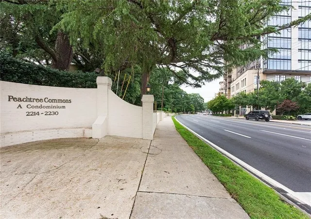 Listing Photo 2 - Condo for sale in building located at 2222 Peachtree Rd NW, Atlanta, GA 30309 - Unit #A3