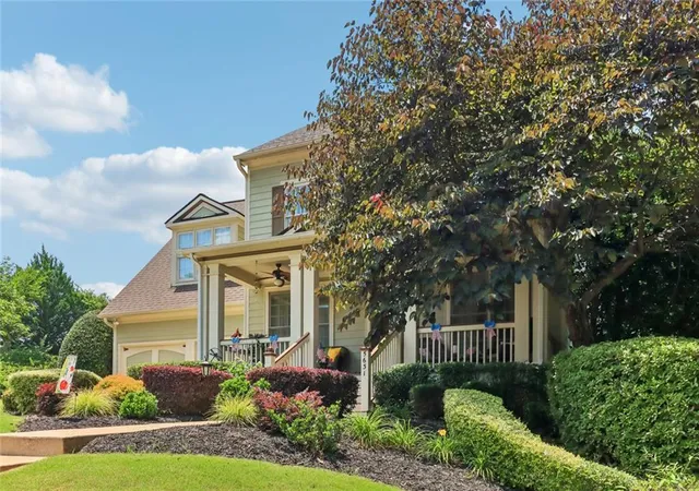 Photo 3 of Sale Pending at 5631 Grand Reunion Dr, Hoschton, GA 30548 | MLS# 7797643 | Listing updated on 2026-10-07