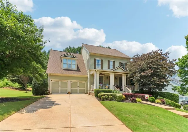 Photo 3 of Sale Pending at 5631 Grand Reunion Dr, Hoschton, GA 30548 | MLS# 7797643 | Listing updated on 2026-10-07