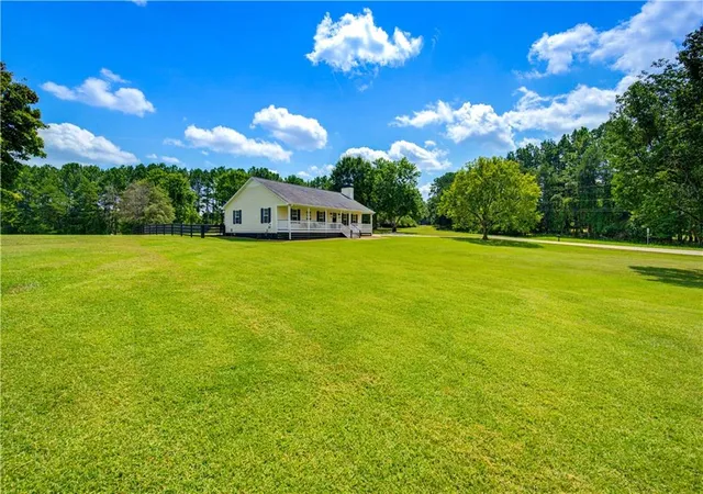 Photo 2 of Single family home for sale at 15 Davis Rd, Jefferson, GA 30549 | MLS# 7826208 | Listing updated on 2026-08-28