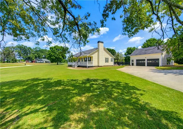 Photo 4 of Single family home for sale at 15 Davis Rd, Jefferson, GA 30549 | MLS# 7826208 | Listing updated on 2026-08-28