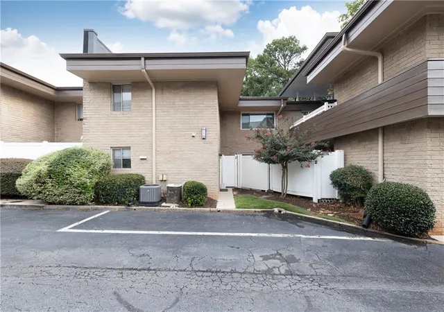 Photo 23 of Condo for sale at 346 Carpenter Dr #88, Sandy Springs, GA 30328 | MLS# 7826419 | Listing updated on 2026-08-27