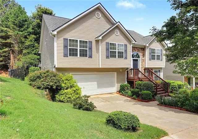Photo 1 of Single family home for sale at 4353 Flat Stone Ln, Snellville, GA 30039 | MLS# 7828013 | Listing updated on 2026-08-28