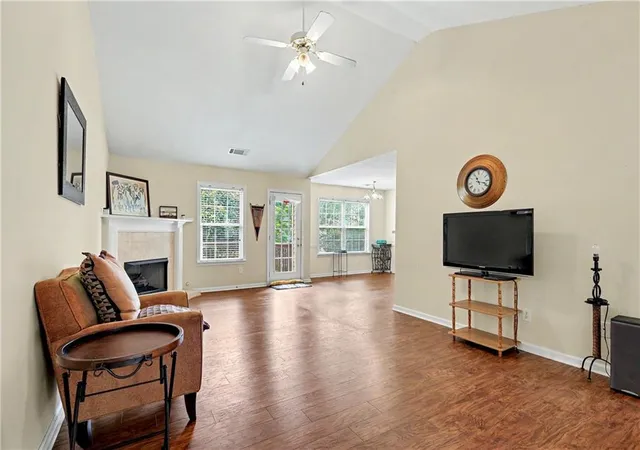 Photo 3 of Single family home for sale at 4353 Flat Stone Ln, Snellville, GA 30039 | MLS# 7828013 | Listing updated on 2026-08-28