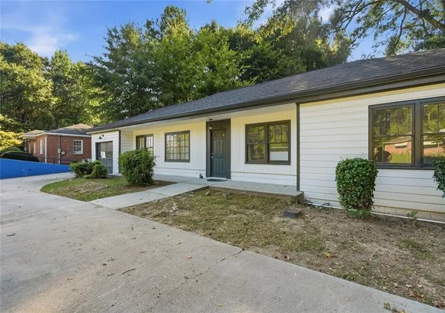 Photo 1 of Single family home for sale at 6220 Oakdale Rd Se, Mableton, GA 30126 | MLS# 7822079 | Listing updated on 2026-09-23