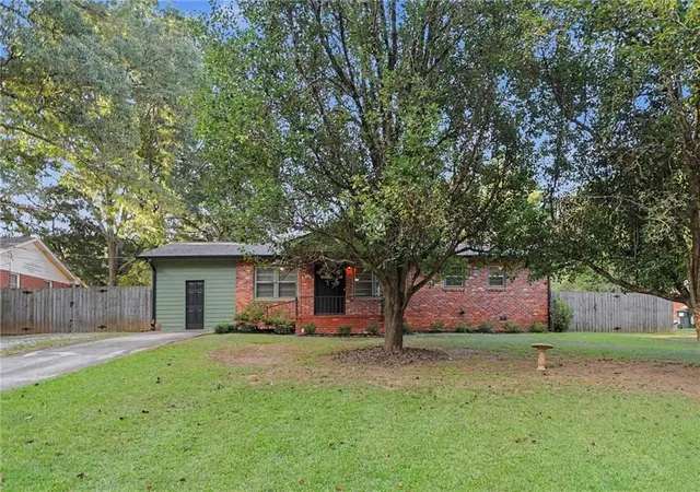 Single family home for sale at 110 Westmoreland Dr, Griffin, GA 30223 | MLS# 7813754 | Listing updated on 2026-09-03