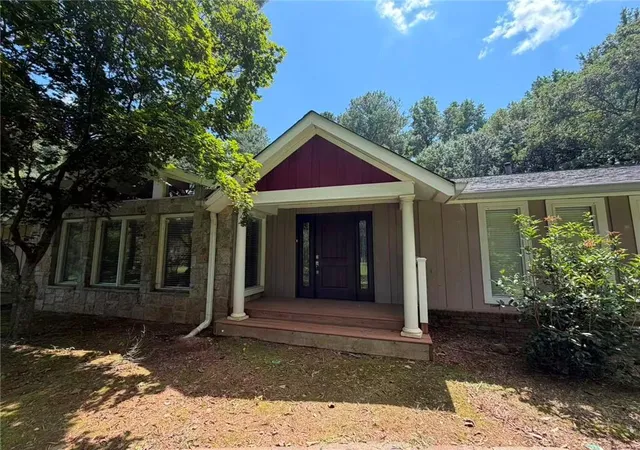 Photo 3 of Single family home for sale at 250 Cagle Rd, Roswell, GA 30075 | MLS# 7826077 | Listing updated on 2026-09-16