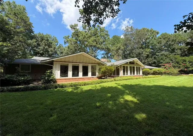 Photo 4 of Single family home for sale at 250 Cagle Rd, Roswell, GA 30075 | MLS# 7826077 | Listing updated on 2026-09-16