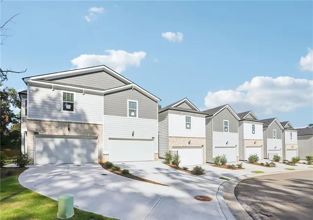 Photo 4 of Townhouse for sale at 7860 Marie Way, Fairburn, GA 30213 | MLS# 7817584 | Listing updated on 2026-09-14