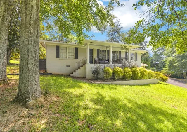 Photo 1 of Single family home for sale at 136 Frazier Hill Rd, Bishop, GA 30621 | MLS# 7822474 | Listing updated on 2026-08-28