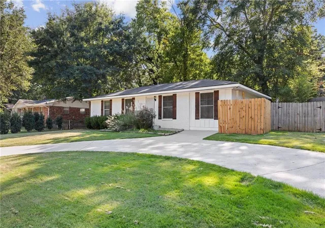 Photo 2 of Single family home for sale at 740 Tara Cir, Atlanta, GA 30354 | MLS# 7827270 | Listing updated on 2026-08-26