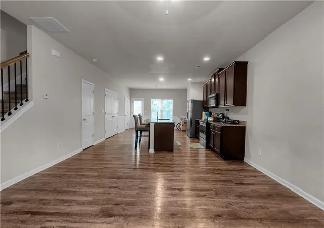 Photo 3 of Townhouse for sale at 6117 Oakley Rd, Union City, GA 30291 | MLS# 7825030 | Listing updated on 2026-10-29