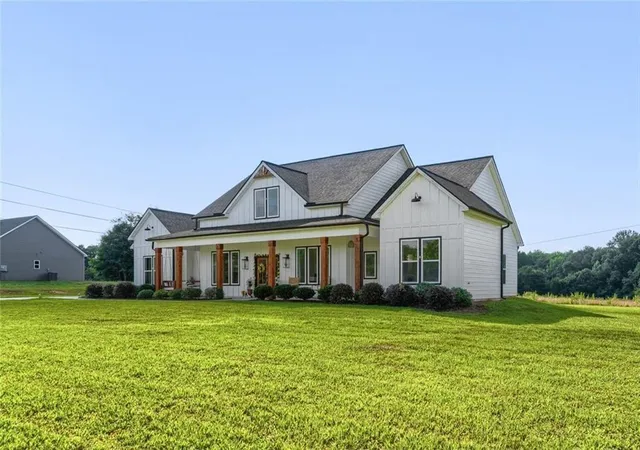 Photo 3 of Single family home for sale at 1225 Rocky Crk Rd, Locust Grove, GA 30248 | MLS# 7813910 | Listing updated on 2026-08-26