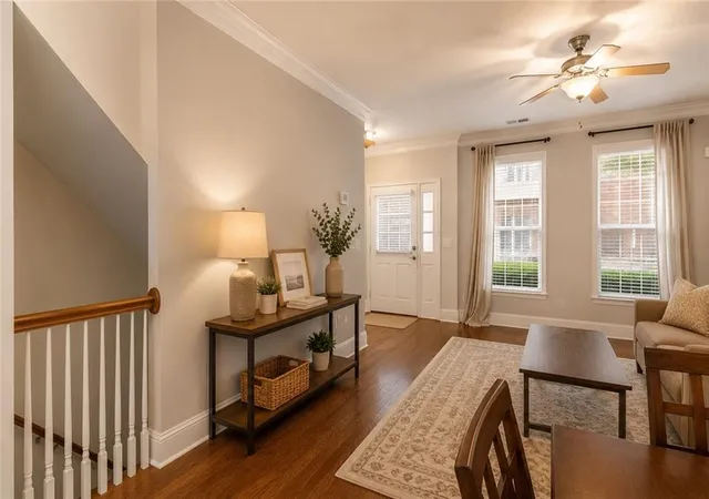 Photo 4 of Townhouse for sale at 1147 Ne Glenridge Pl, Atlanta, GA 30342 | MLS# 7827747 | Listing updated on 2026-08-31