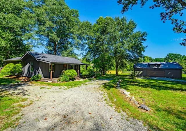 2nd image of 200 Clayton Burns Rd, Dahlonega, GA 30533 | MLS# 7828107