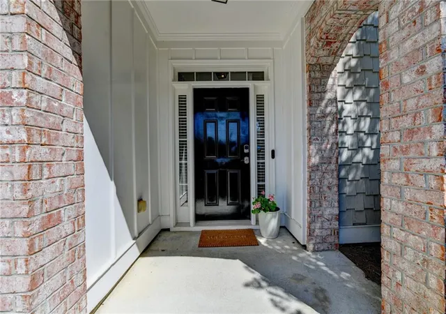 Photo 3 of Sale Pending at 3455 E Gate Dr, Cumming, GA 30041 | MLS# 7827091 | Listing updated on 2026-09-20