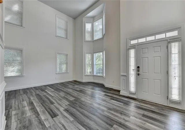 Photo 4 of Sale Pending at 3455 E Gate Dr, Cumming, GA 30041 | MLS# 7827091 | Listing updated on 2026-09-20