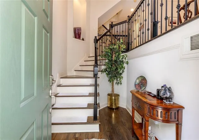 Photo 4 of Townhouse for sale at 5561 Julian Pl, Sandy Springs, GA 30342 | MLS# 7812969 | Listing updated on 2026-08-30