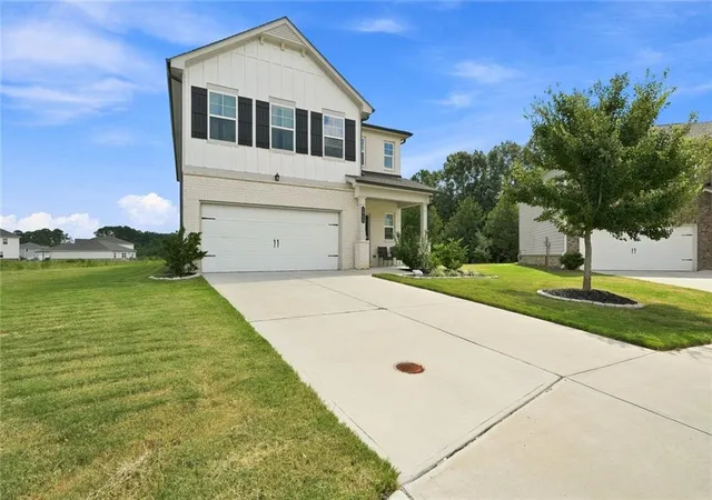 Photo 2 of Single family home for sale at 3913 Rustic Barn Wy, Loganville, GA 30052 | MLS# 7826713 | Listing updated on 2026-08-27