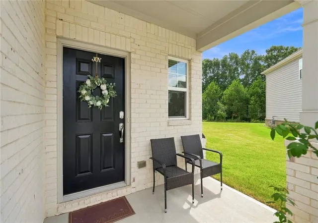 Photo 3 of Single family home for sale at 3913 Rustic Barn Wy, Loganville, GA 30052 | MLS# 7826713 | Listing updated on 2026-08-27