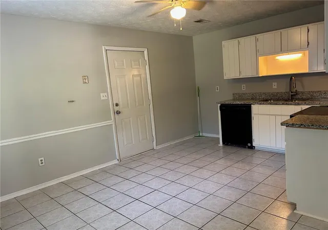 4th image of 1292 Crystal Lake Rd, Atlanta, GA 30349 | MLS# 7816508
